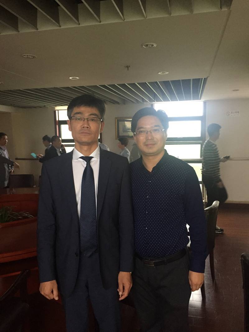 全国律协刑委会秘书长韩嘉毅合影